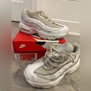 Nike Air Max 95 Kids size 2.5 White